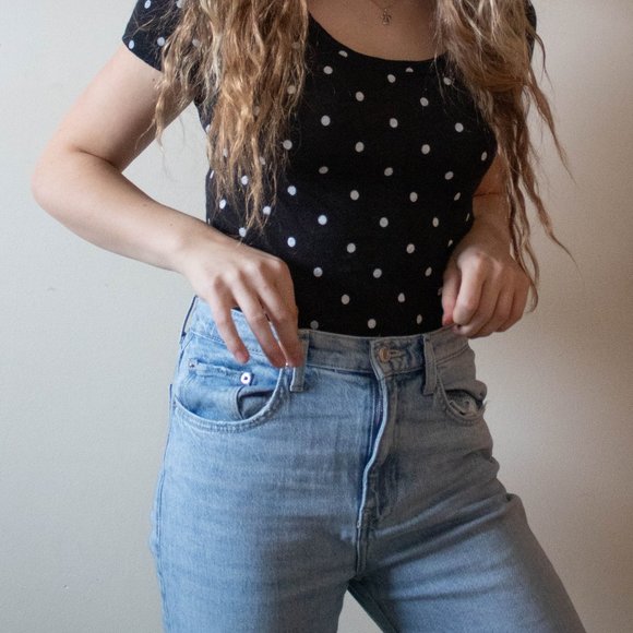 Basic Tee - Picture 4 of 5